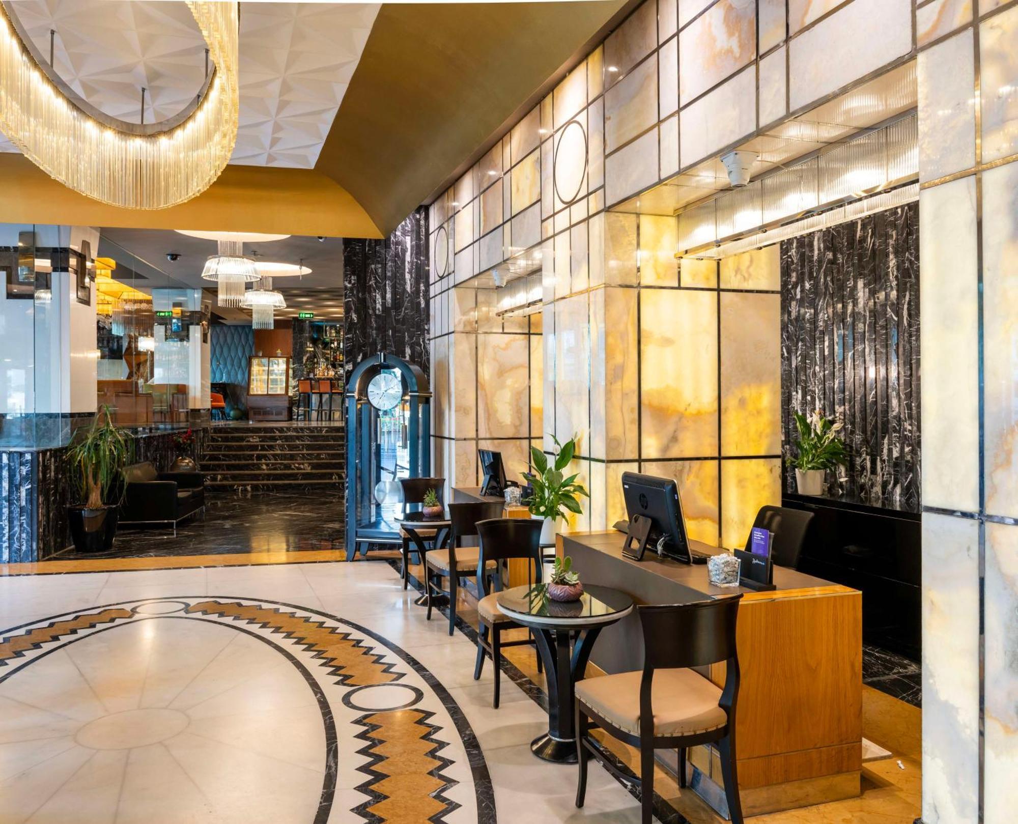Radisson Blu Hotel Istanbul Pera Kültér fotó The lobby of the hotel