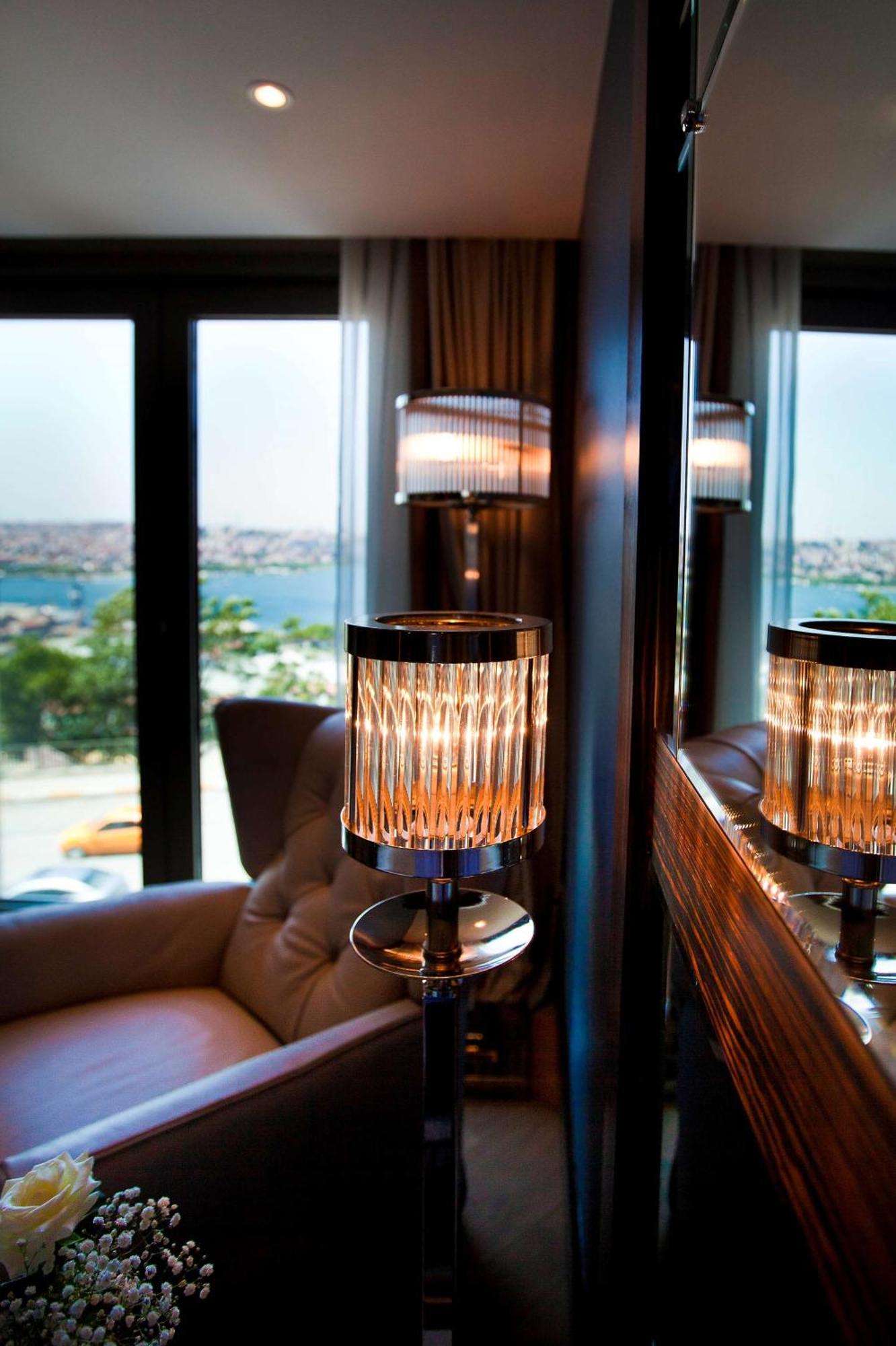 Radisson Blu Hotel Istanbul Pera Kültér fotó The view from the hotel